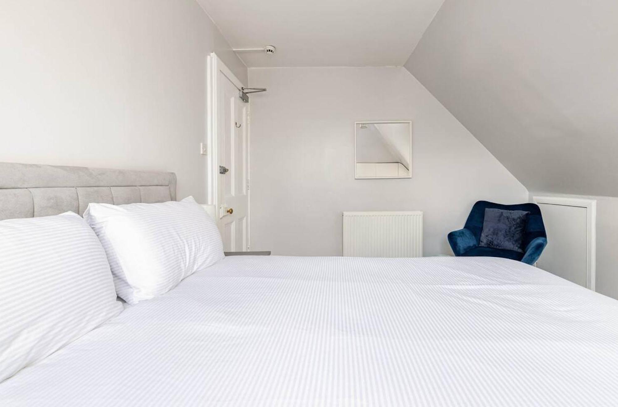 Lady Road Apartment เอดินบะระ ภายนอก รูปภาพ